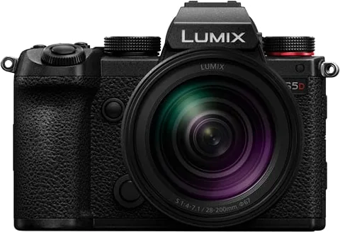 Panasonic Lumix S5D Mirrorless Camera With S 28-200mm Lens